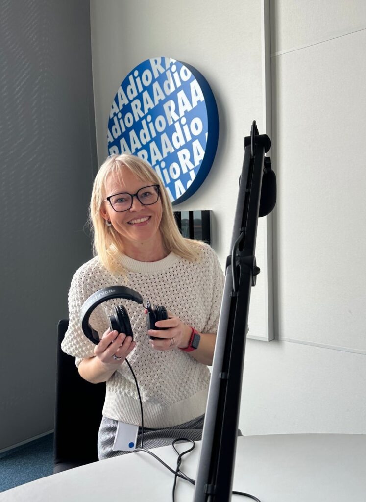 MELT esineja Kata Varblane Raadio Kuku saates “Sihik”